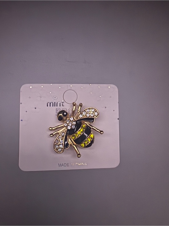 Jewelry - Gold Bee Brooch with Black and Yellow Enamel